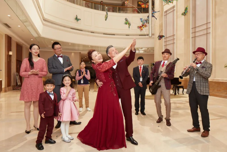 孝笑看养老 | “医养”天年，颠覆偏见的养老方式来了！